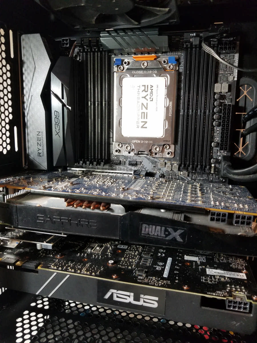 2 GPUs with a PCIe USB card installed