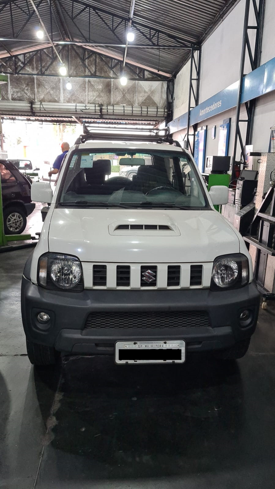 Suzuki Jimny - Carro de Trilha - Frente do Carro