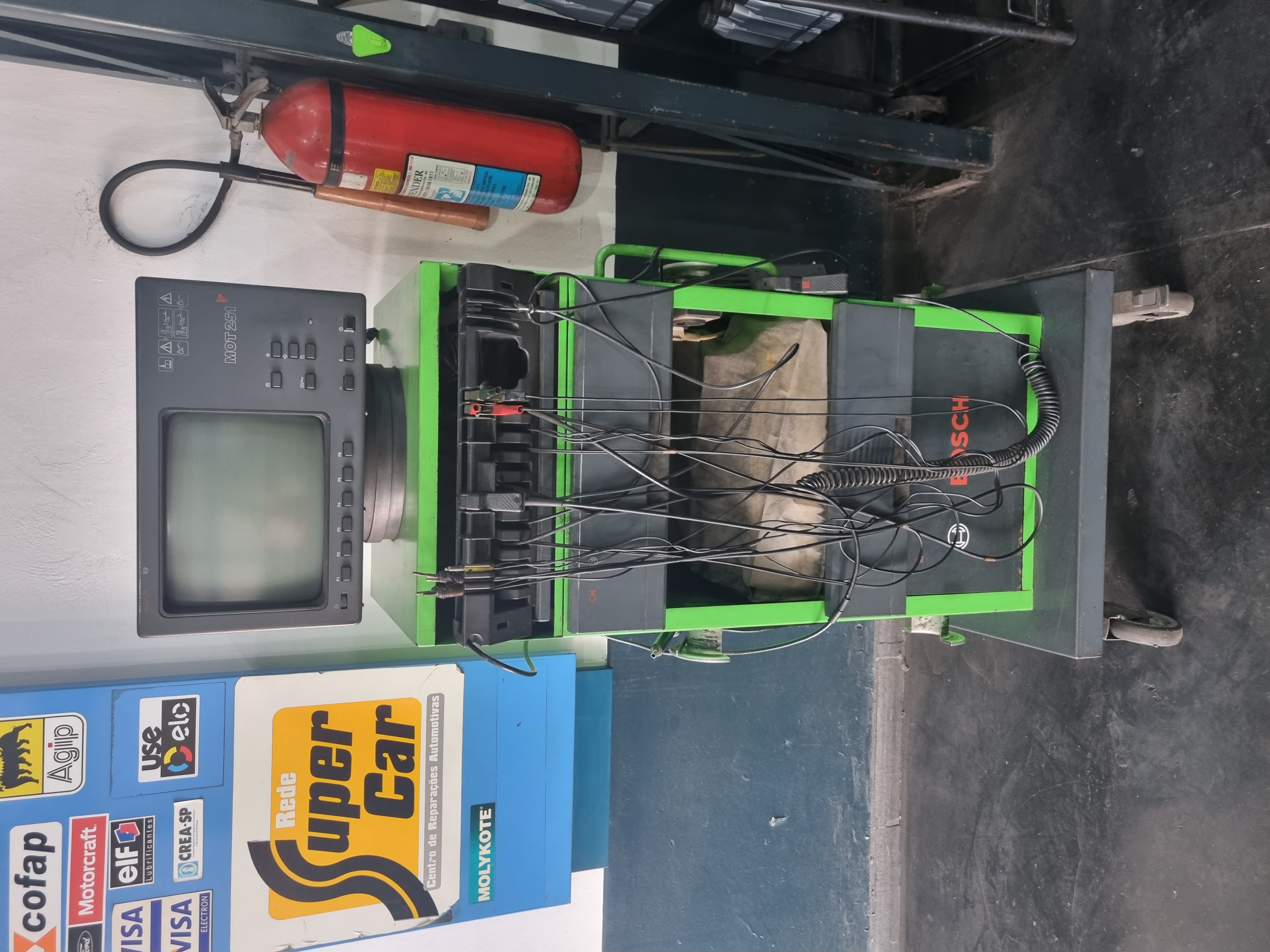 Aparelho para diagn&oacute;stico de Sistemas El&eacute;tricos e do Motor