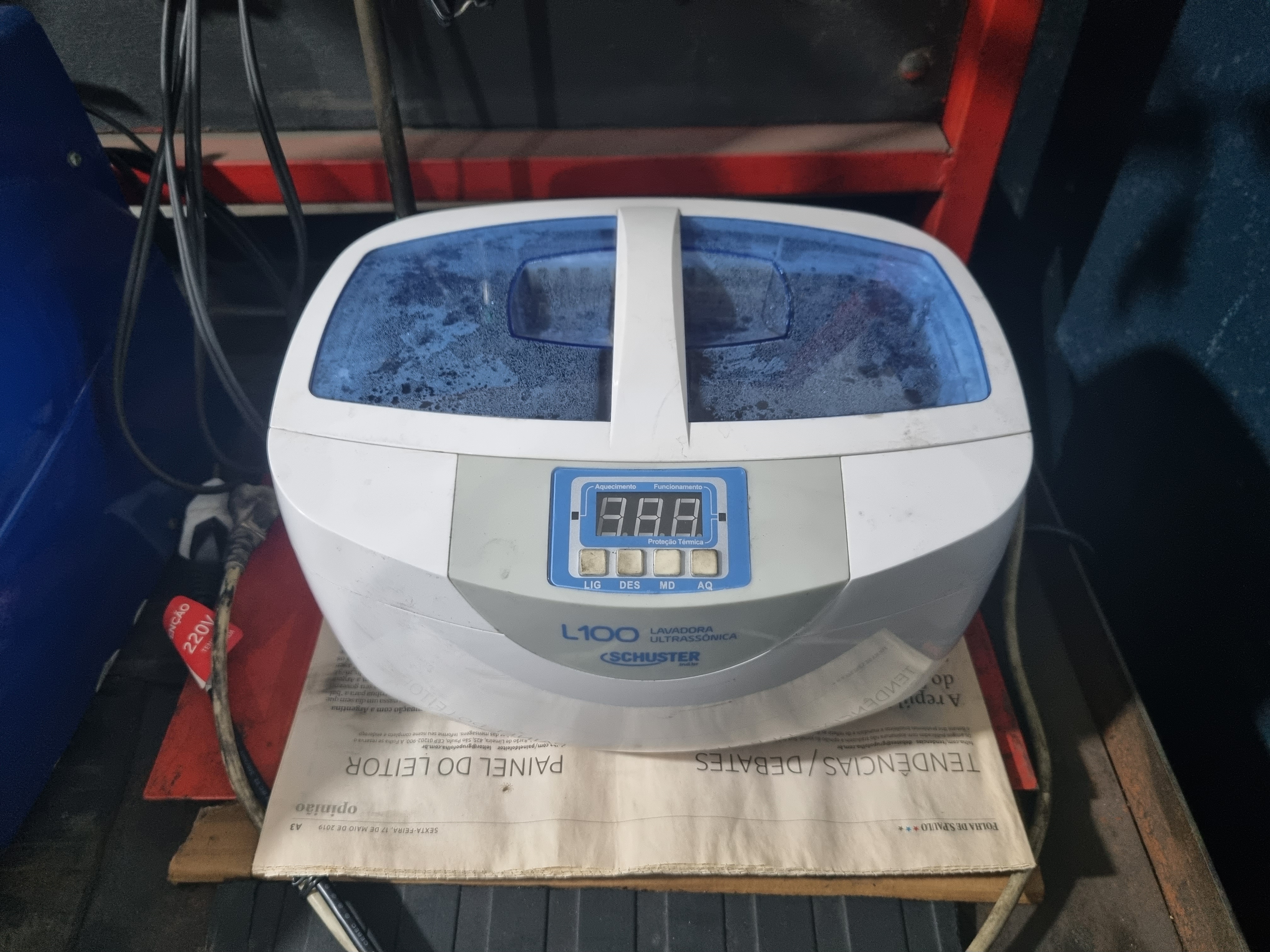 Lavadora ultrassom para limpeza de pe&ccedil;as.