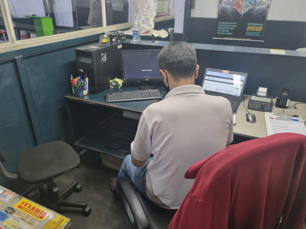 Escritório onde atendemos os clientes e onde fazemos os orçamentos